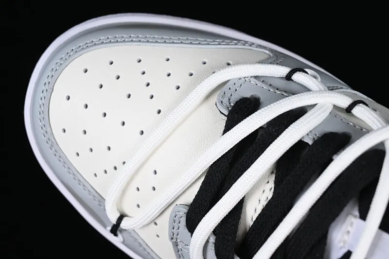 All Categories Nk SB Dunk Series Nk SB Dunk Low Low-top sneakers Nk Dunk Low Panda Prank-The Art of Love SB strappy low-top casual sneakers DD1391-100
